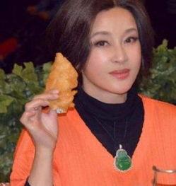 娱乐圈吃瓜刘晓庆,娱乐圈风云变幻中的“吃瓜”传奇